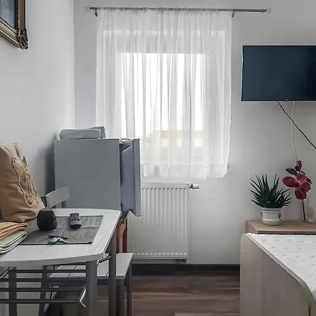 4 Bedroom Cozy Apartment In Moryn Moryn