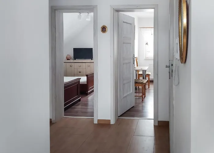 4 Bedroom Awesome In Appartement