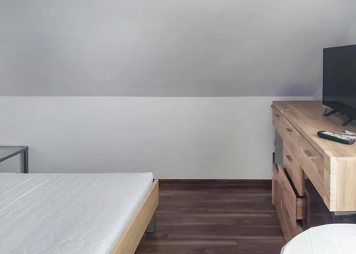 4 Bedroom Awesome In Appartement